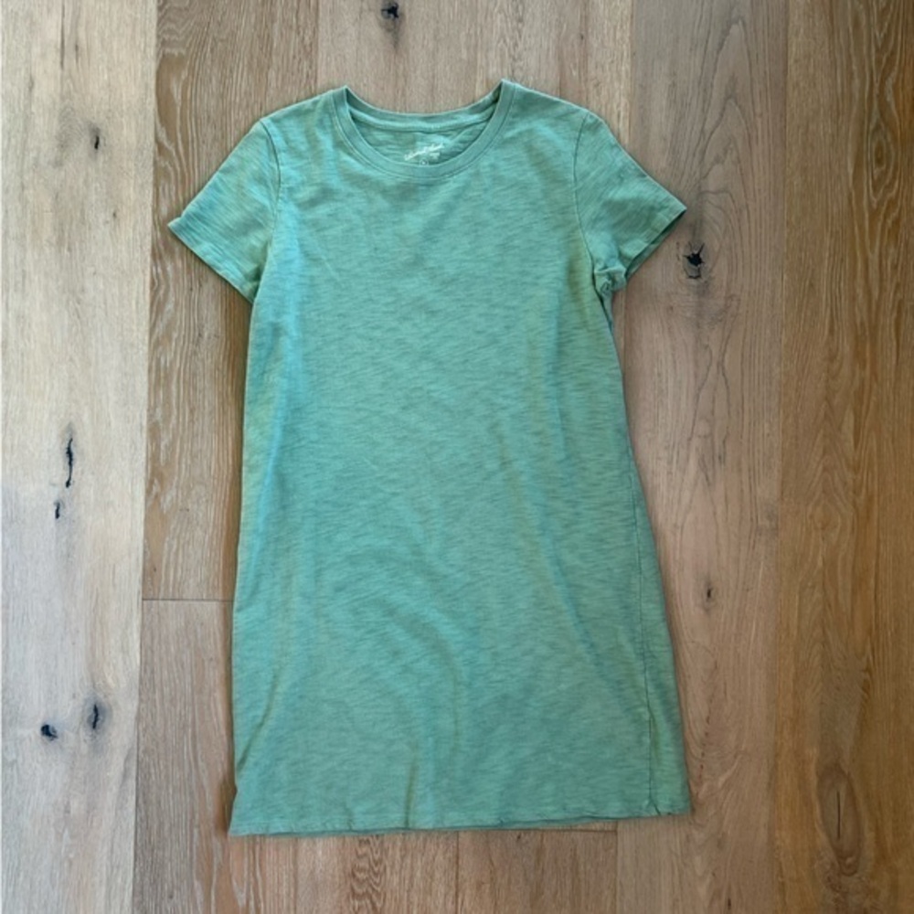 Universal Thread Short Sleeve Crew Neck T-Shirt Dress in Green Womens Size M